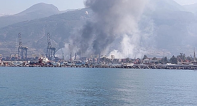 İskenderun Limanı'ndaki yangında soğutma çalışmaları devam ediyor