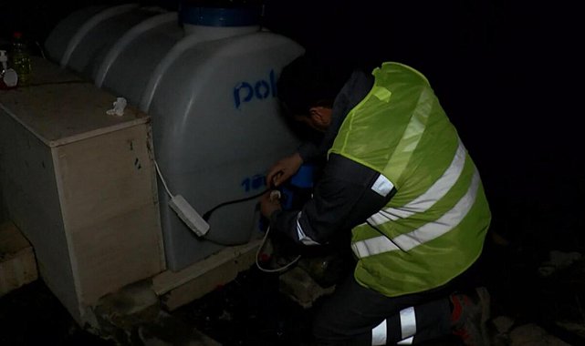 Kahramanmaraş'a giden gönüllüler susuz kalan köyde kuyu buldu