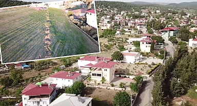 Kahramanmaraş'ta dehşete düşüren görüntüler! Deprem köyü ortadan ikiye böldü!