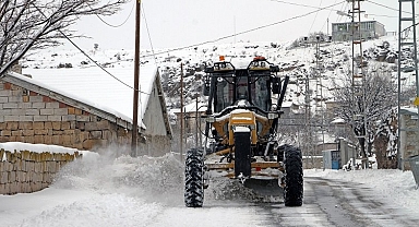 Kayseri Talas'ta kar çalışmaları tam gaz
