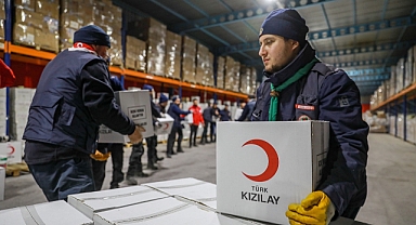 Kendi Ailesini Kaybeden İzciler de Yardıma Koştu