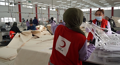 Kızılay'ın AFAD İçin Çadır Üretimi Sürüyor