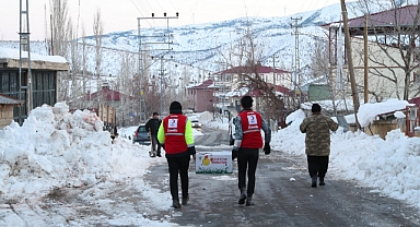  Kızılay tüm Afet Bölgesinde Beslenme Desteğinin yanı sıra özellikle kırsal kesimlere yardım malzemelerini de ulaştırıyor.