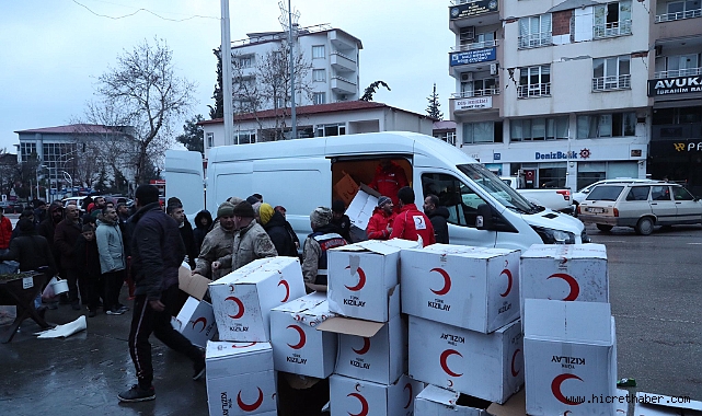 Kızılay Yöneticileri Afete Müdahale Çalışmalarını Yerinde Koordine Ediyor