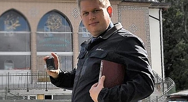 Kur'an-ı Kerim yakan Paludan'dan bir skandal daha! Çocuklarla cinsel içerikli sohbetlerinin ses kayıtları ortaya çıktı 'Mutfakta çıplak dolaşıyorum'