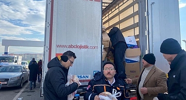 MHP Kayseri'den deprem bölgesine 6 TIR