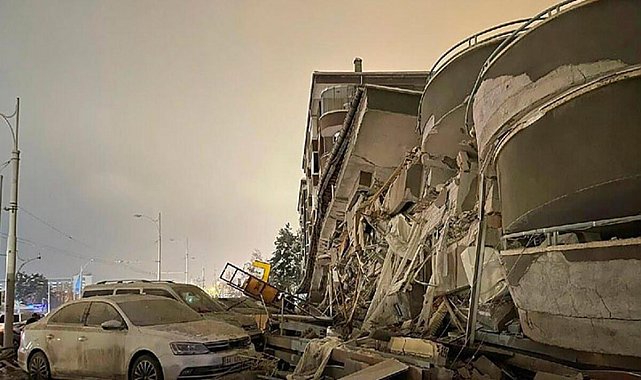 Mısır'dan Gürcistan'a kadar hissedildi! İtalya tsunami alarmı verdi