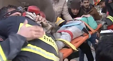 'O anda yıkıldım ve ağlamaya başladım...' Kurtarma ekibinin anlattıkları Yunanistan'ı sarstı!