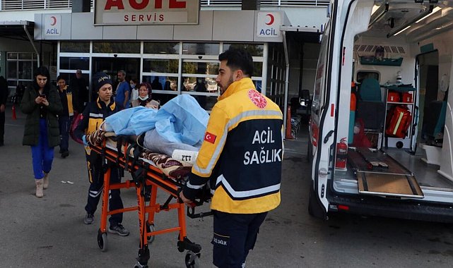 Orta hasarlı çıkan Balcalı Hastanesi'nde hastalar tahliye ediliyor