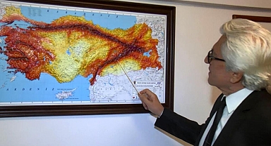 Prof. Dr. Pampal'dan önemli açıklamalar: 2 yıl önce 'kırılacak' diye uyardık, Orta Marmara fayı da kırılmayı bekliyor