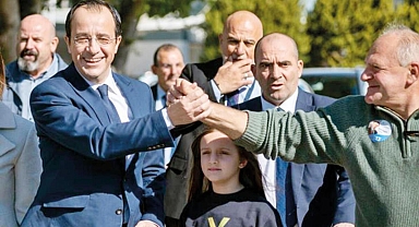 Rumlar yeni liderini oyladı