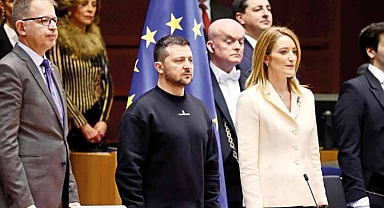 Saygı duruşu ve taziye ziyaretleri... Türkiye ile DAYANIŞMA