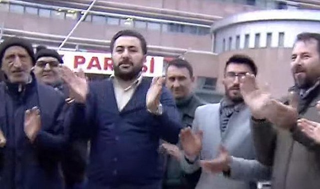 Taksicilerden CHP iddiası! 600 km yol kat edip Ankara'ya geldiler... Genel Merkez önünde hareketli anlar