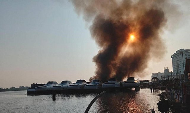 Tayland'da elektrikli feribotlar alev aldı