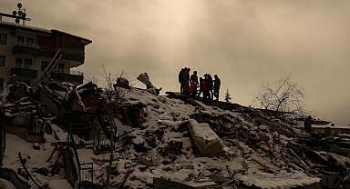 Türkiye'deki depremlerde 4 Azerbaycanlı hayatını kaybetti