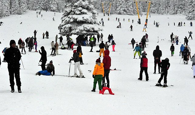 Uludağ'da kar kalınlığı 1 metreye yaklaştı! Kent merkezinde ekipler teyakkuzda