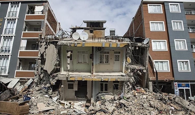 Depremde hayatını kaybedenlerin sayısı 47 bin 932'ye ulaştı!
