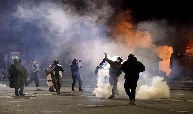 Gürcistan'da tartışmalı yasa tasarısı, protestoların ardından geri çekildi