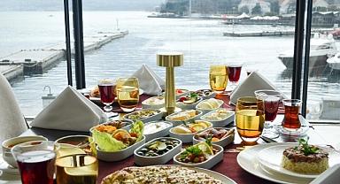 İFTAR SOFRALARI KURULUYOR ...