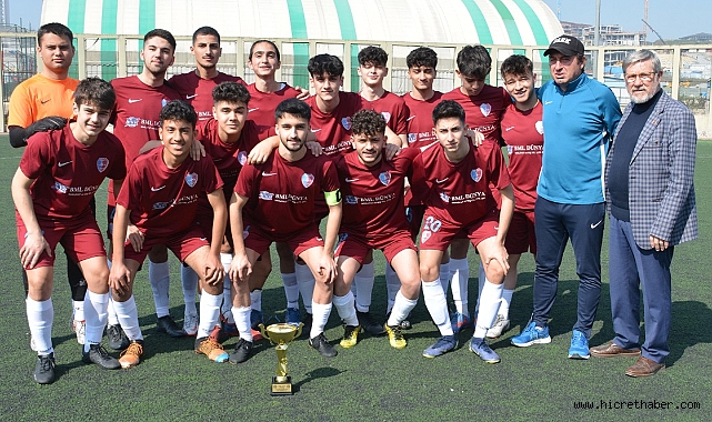 İstanbul Trabzonspor U18 Takımı namağlup şampiyon