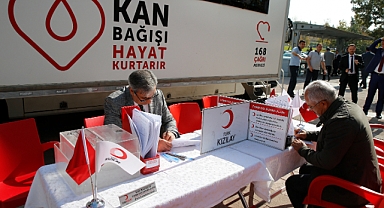 KIZILAY’DAN GÖNÜLLÜ KAN BAĞIŞÇILARINA ACİL ÇAĞRI  RAMAZAN AYI KAN BAĞIŞLARINI DÜŞÜRDÜ.