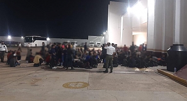 Meksika'da terk edilmiş tır dorsesinde 103 refakatsiz çocuk bulundu