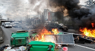 Paris sokakları yeniden karıştı: 61 gözaltı