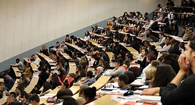 Üniversiteler Nisan’da açılacak mı?  YÖK’ten yüz yüze eğitim açıklaması