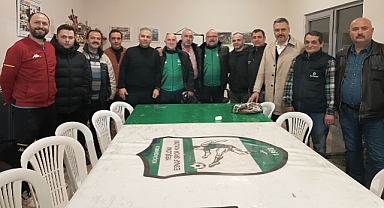 Yeşilova Esnafspor'da Başkan Ahmet Ulaş ve ekibi görev dağılımı yaptı.
