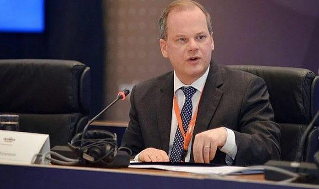 Yunanistan'da tren kazası sonrası istifa eden Kostas Karamanlis kimdir, kaç yaşında? Yunanistan'da tren kazasında 38 kişi öldü!
