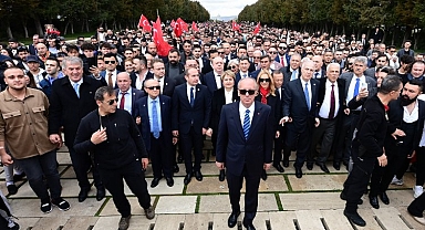 İnce startı Anıtkabir'den verdi