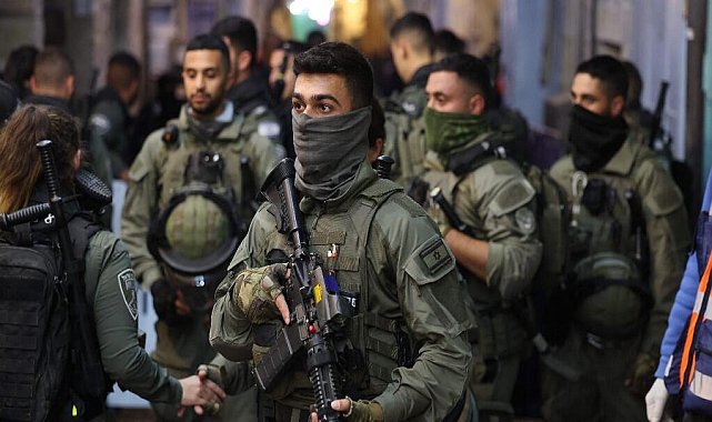 İsrail polisi, Mescid-i Aksa'ya yine baskın düzenledi