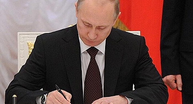 Putin imzaladı: Rusya'da vatana ihanet suçuna ömür boyu hapis!