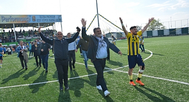 Küçükçekmece İstanbul Sinop Spor Şampiyon oldu.