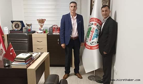Sanatçı Hakan Gürses Ahmet Yılmaz'ı ve ekibini tebrik etti .Başarılar diledi.