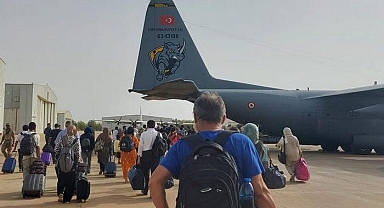 Tahliye için giden Türk uçağına Sudan'da saldırı! MSB'den açıklama geldi: Hafif silahla ateş açıldı