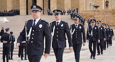 Türk Polis Teşkilatı Ata'nın huzurunda
