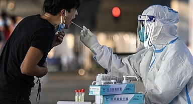 Çin'den dikkat çeken Kovid-19 kararı! 'B sınıfı salgın hastalık...'