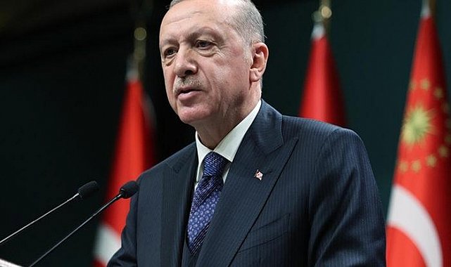 Cumhurbaşkanı Erdoğan sosyal medyadan gençlere seslendi! 'Çizmeye çalıştıkları o karanlık tabloya aldırış etmeyin'