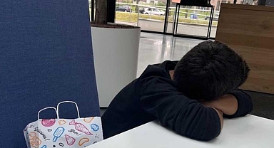 Depremzede olduğunu söyleyen 5 yaşındaki Türk çocuk Hollanda'da tek başına bulundu
