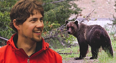 Her şey 60 saniye içinde oldu! '270 kiloluk boz ayının karşısında duran 17 yaşında bir çocuktum... O an ölmek üzere olduğumu fark ettim'