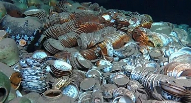 Heyecanlandıran keşif! Denizin altındaki antik gemi enkazında 100 bin parça porselen bulundu