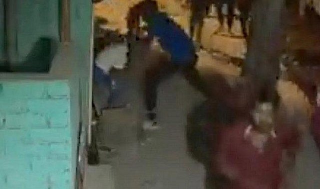 Hindistan'da infial yaratan olay! Genç kızı sokak ortasında defalarca bıçakladı, kafasını taşla ezdi
