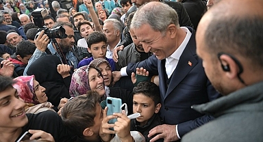 Hulusi Akar'a piknikte vatandaştan ilgi