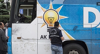 İzmir'de AK Parti seçim otobüsüne saldırı