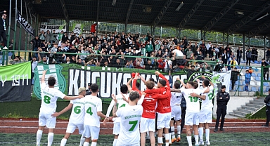 Küçükçekmecespor ile Beşyüzevlerspor karşı karşıya geldi.