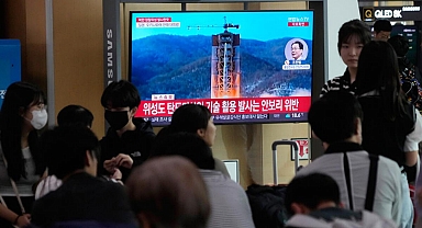 Kuzey Kore'nin ilk askeri keşif uydusunu uzaya gönderme denemesi başarısızlıkla sonuçlandı