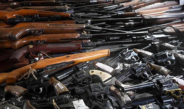 Sırbistan'da tansiyon yüksek! 100'den fazla okulda bomba ihbarı