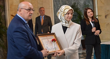 TBMM'ye milletvekilleri kayıtları sürüyor