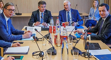 AB, Kosova ile Sırbistan liderlerini acil toplantıya çağırdı